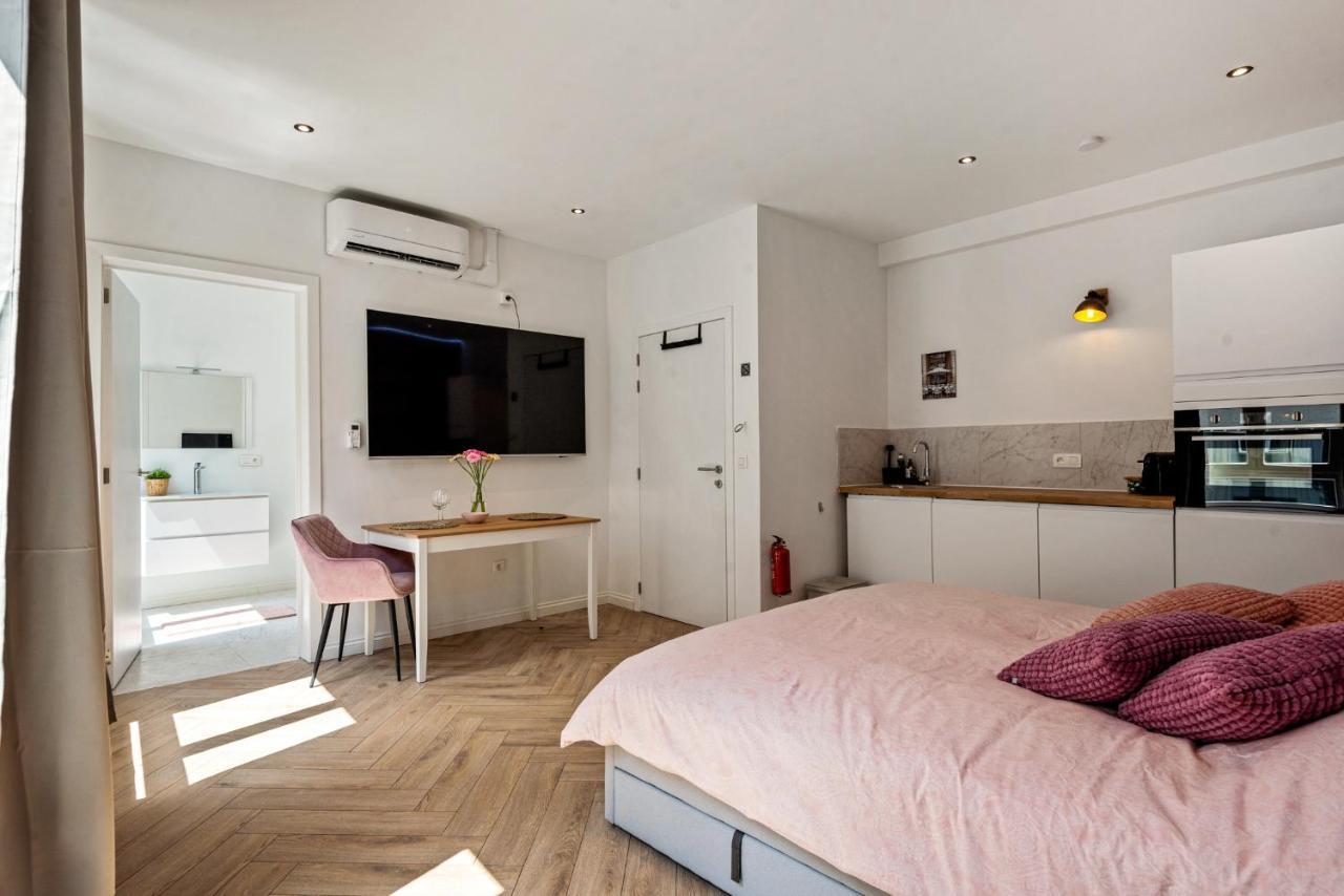 Suite City Center In Quiet Street & Airco Antwerp Exterior photo
